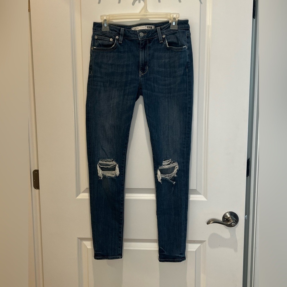 Lovers & Friends Mid Rise Skinny Ripped Jeans Size 28